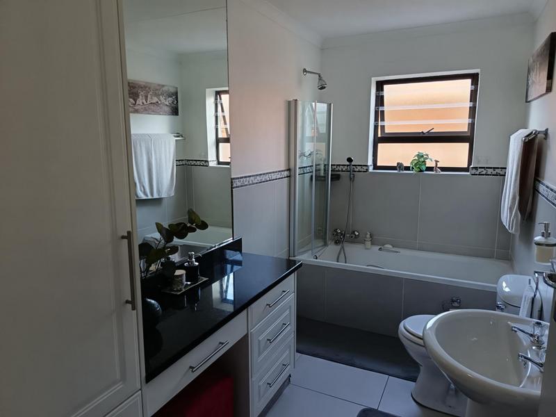 3 Bedroom Property for Sale in Hartenbos Western Cape